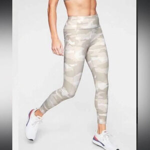 Athleta White Camo Contender 7/8 Tights Leggings